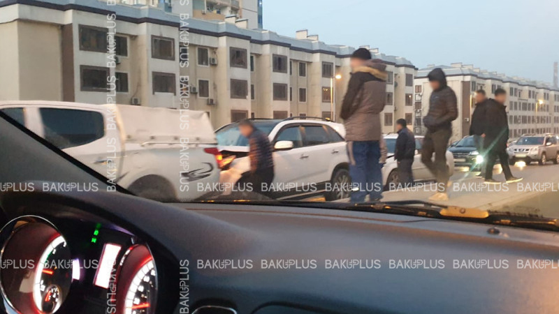 Bakıda pik saatlarında zəncirvari qəza baş verib