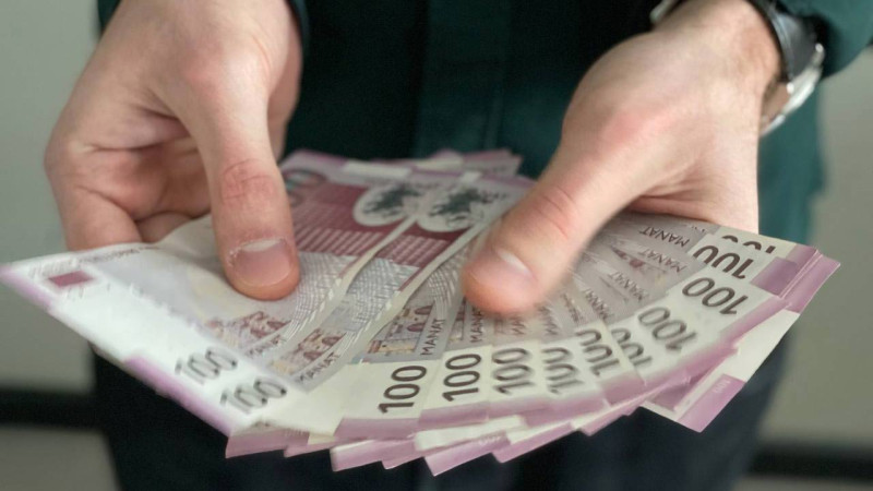 Paytaxtda dələduzluq: 15 min manat oğurlanıb