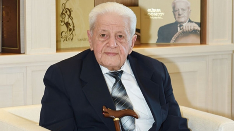 Mədəniyyət Naziri Anar Kərimov Xalq artisti Əlibaba Məmmədovu 92 yaşı ilə əlaqədər təbrik edib