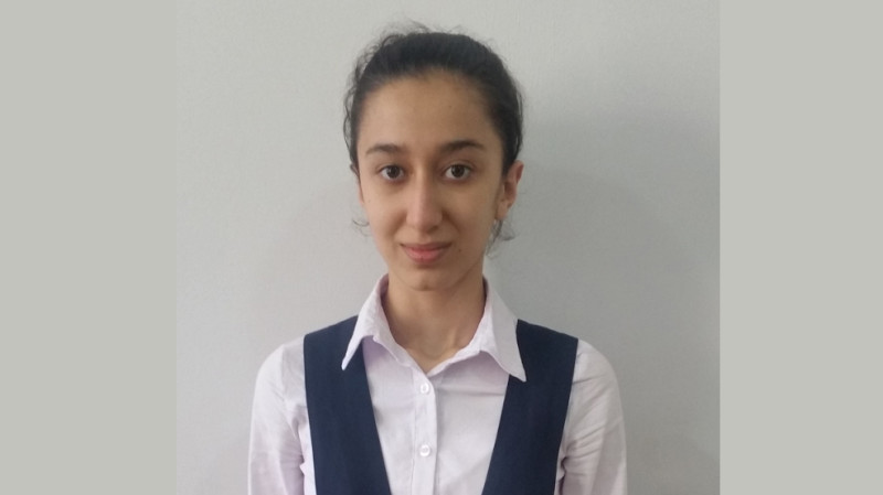 Şüvəlanda tələbə qız özünü asıb