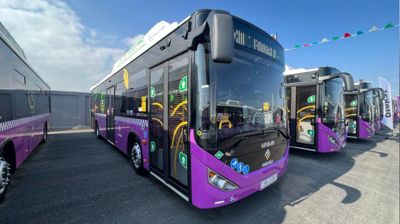 Paytaxtın avtobus parkı yenilənir: 50 yeni avtobus gətirilib