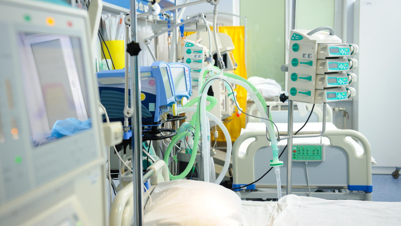 Bakıda yol qəzasında ana və azyaşlı uşağı xəsarət alıb