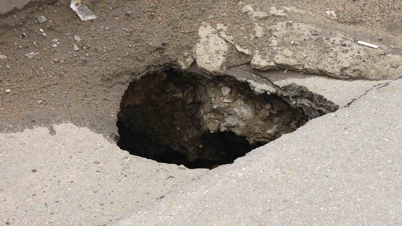 Xətai rayonunda magistral yolda avtomobillərin altı vurulub