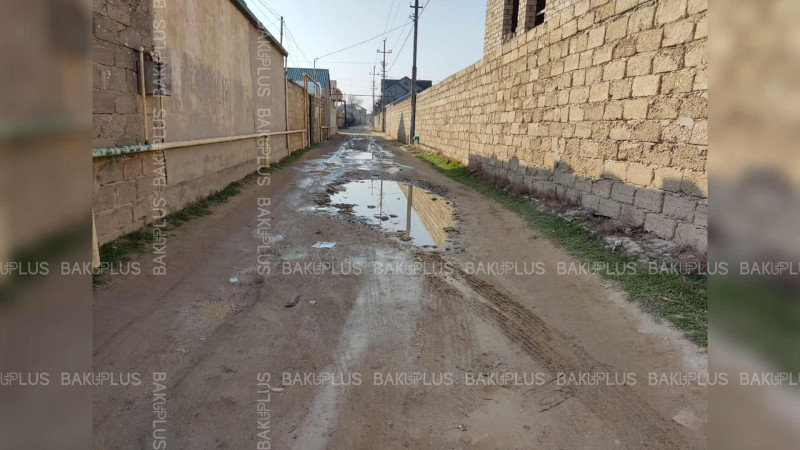 Buzovna qəsəbəsinin torpaqlı yolları: küçələr pis vəziyyətdədir