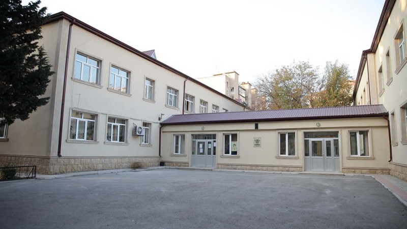 Bakıda daha iki məktəb əyanə tədrisə qayıdıb