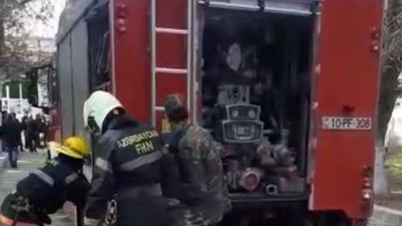 Bakıda parkda yanğın başlayıb