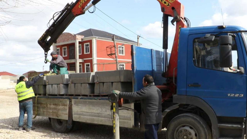 Suraxanı rayonunda yenidənqurma işləri aparılır