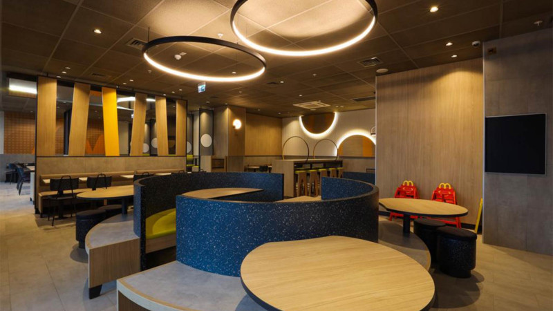 Paytaxtda daha bir “McDonald’s” restoranı açılıb