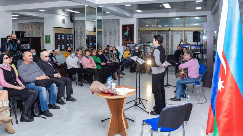 Bakıda baharın gəlişi münasibətilə ədəbi-musiqili gecə keçirilib