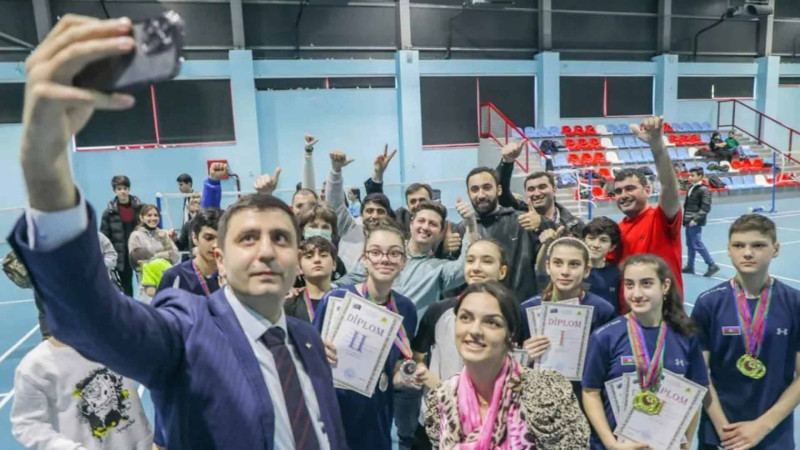 Badminton üzrə Bakı birinciliyinin qalibləri məlum olub