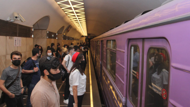 Bakı metrosunda dilənçilərə qarşı reyd keçirilib