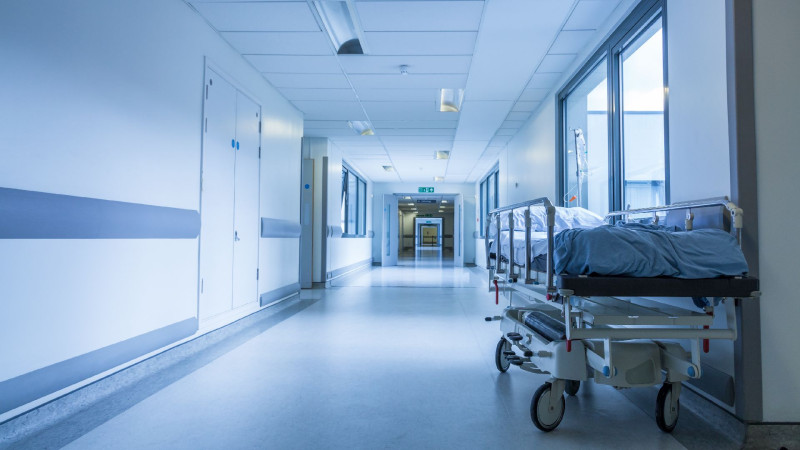 Xəzər rayonunda avtoqəzaya düşən yeniyetmə qız ölüb