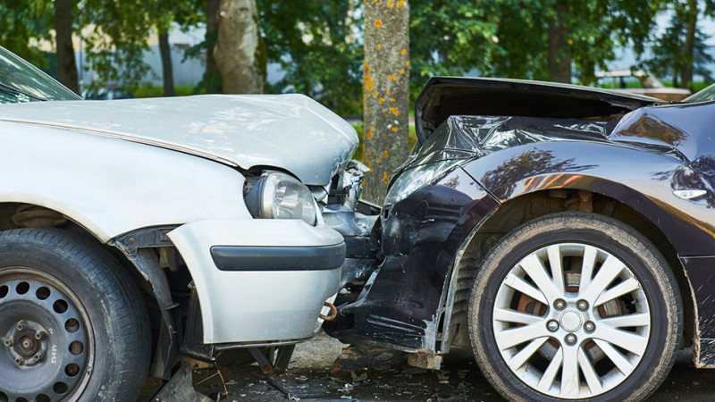 Xətai: Ağ Şəhərin yanında iki avtomobil toqquşub