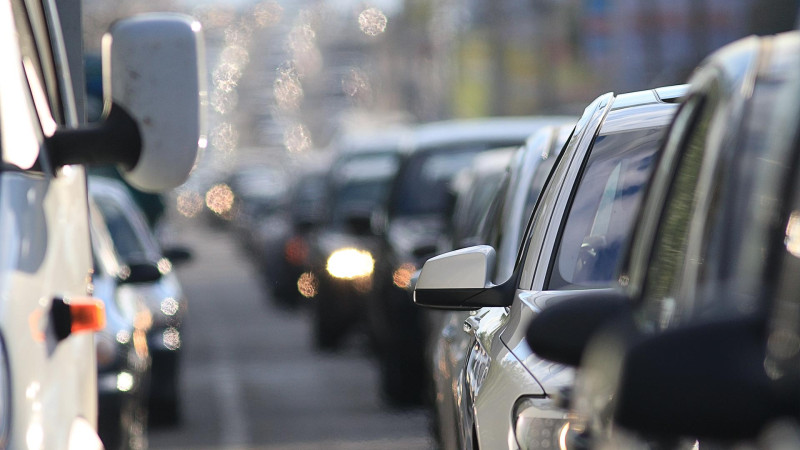Bakıda yol qəzası tıxaca səbəb olub