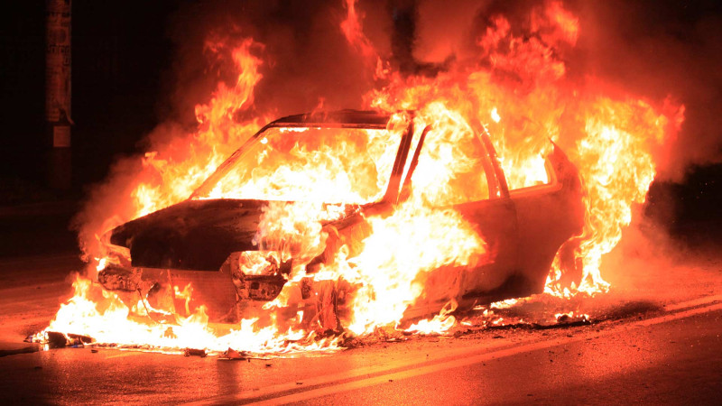 Xətai: 600 kv.m sahəsi olan avtoservisdə yanğın baş verib