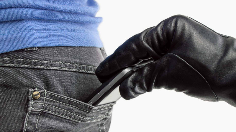 Səbail rayonunda iki nəfərdən telefon oğurlayan şəxs tutulub