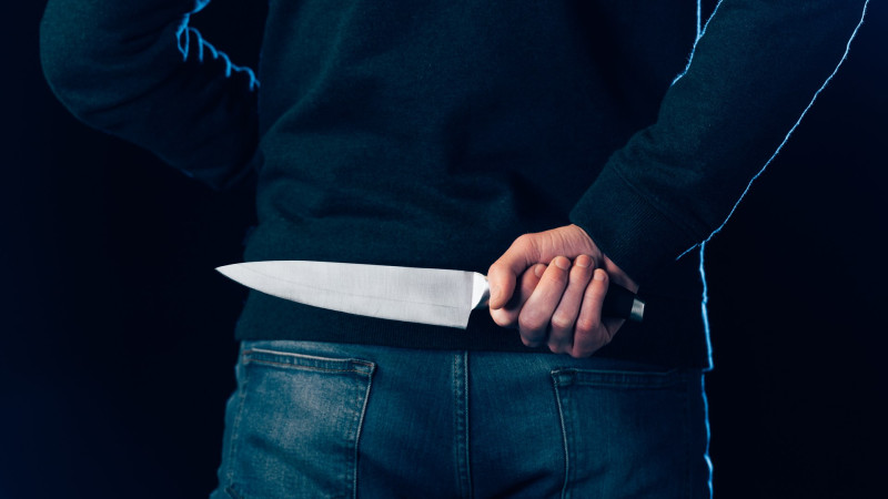 Bakıda kafe sahibi hesabı ödəməyən müştəri tərəfindən bıçaqlanıb