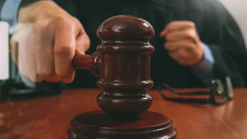 Çay evində paytaxt sakinini bıçaqlayan şəxsin məhkəməsi başlayır
