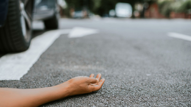 Bakıda yolu keçmək istəyən sərxoş piyadanı avtomobil vurub