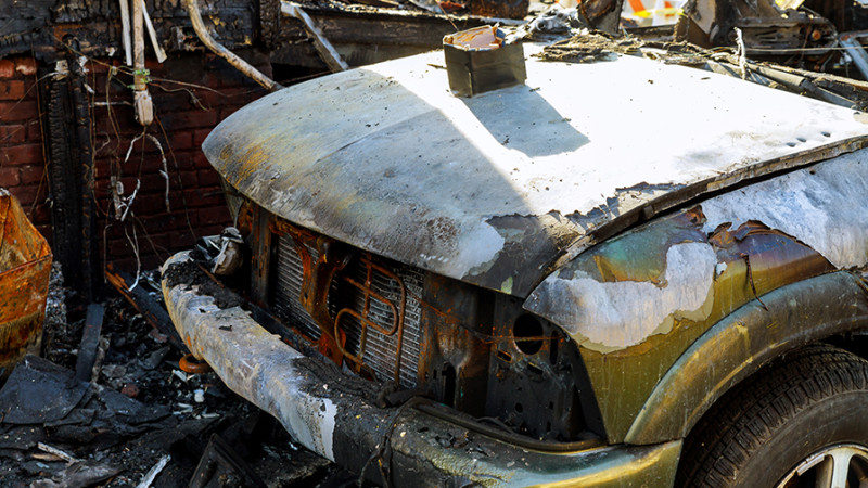 Bakıda “Ford” markalı yük avtomobili yanıb