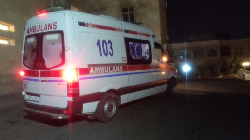 Nərimanov rayonunda motosikletçi qəzaya uğrayıb