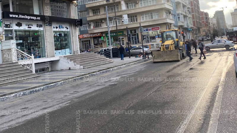 Nəsimi: Nəsibbəy Yusifbəyli küçəsində su borusu partlayıb