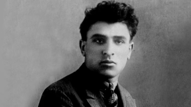 Müşfiqin Dilbərə olan sevgisindən bəhs edən mahnının tarixi