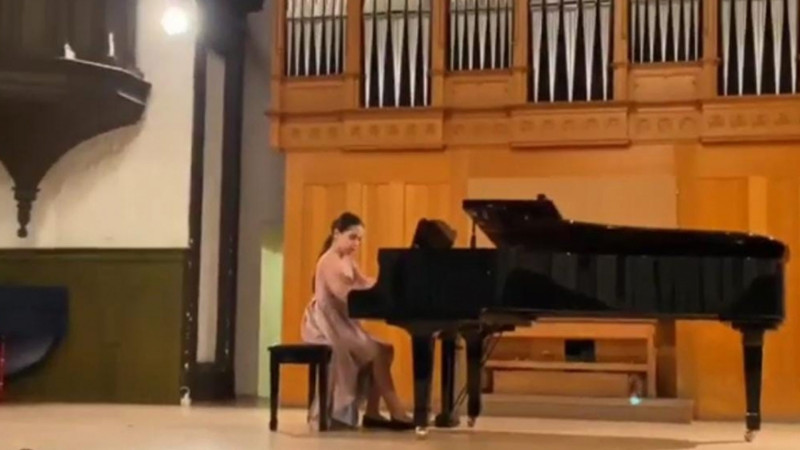 Bakıda musiqi məktəbinin şagirdi İspaniyada Qran-Priyə layiq görülüb