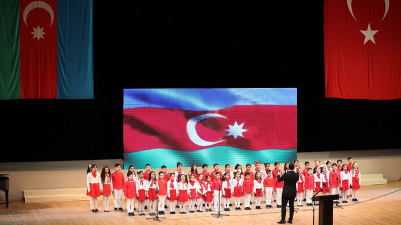 Bakıda Milli Suverenlik və Uşaq Bayramı Günü qeyd olunub