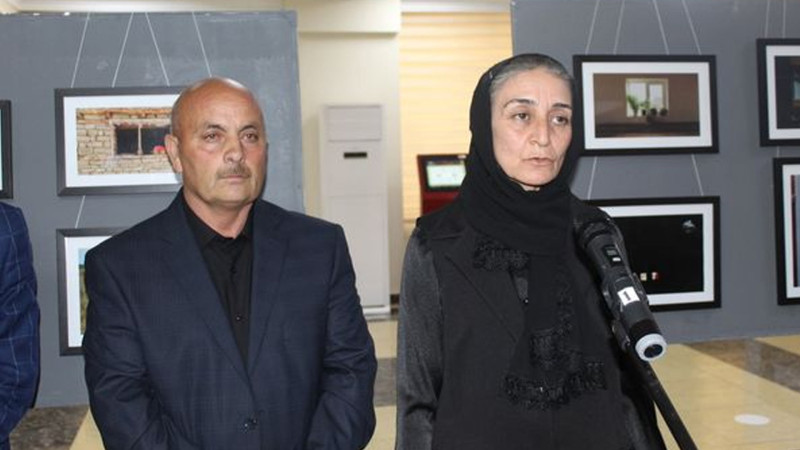 Bakı Slavyan Universitetində şəhid məzun Elnur Allahverdizadənin fotosərgisi açılıb