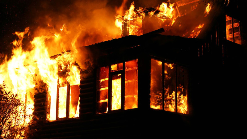 Paytaxtın Xəzər rayonunda yanğın olub