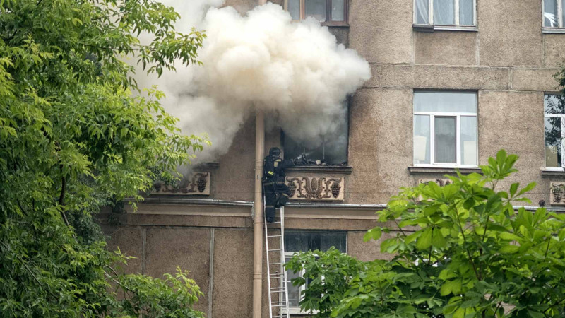 Xəzər rayonunda mənzildə yanğın olub