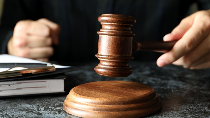 Bakıda dələduzluqda ittiham olunan şirkət rəhbərinin məhkəməsi başlayır