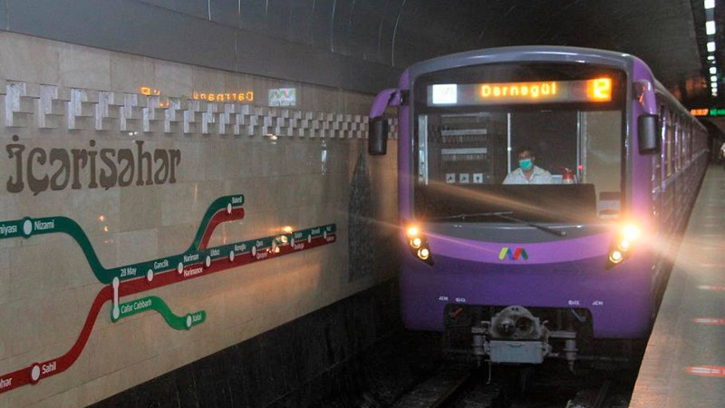 Bakı Metropolitenində sıxlıq yaranıb