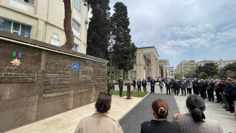 Tibb Universitetinin şəhid məzunlarının xatirəsinə ucaldılan “Memorial abidə kompleks”inin açılış mərasimi olub