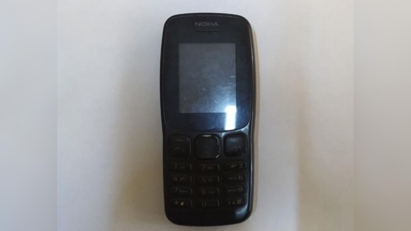 Qadın həbsdə olan ərinə sovqat gətirdi, içindən telefon çıxdı