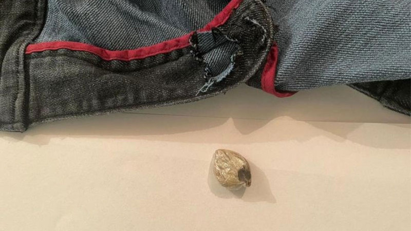 Xəzər rayonunda ana oğlu üçün həbsxanaya narkotik gətirib