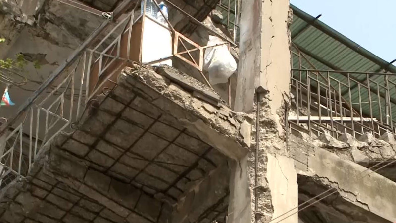 Nərimanov: Mayakovski küçəsindəki qəzalı bina sakinləri narahat edir