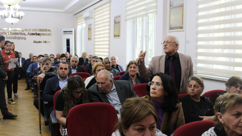 Yasamal RİH başçısı sakinlərin təklif və sorğularını dinləyib