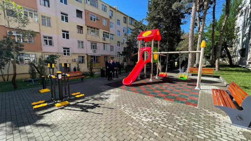 Nəsimi rayonunda binanın həyətində quruculuq və yenidənqurma işləri davam etdirilir