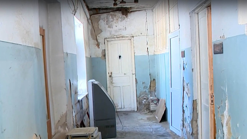 Bakıda uşaq kitabxanası yararsız haldadır