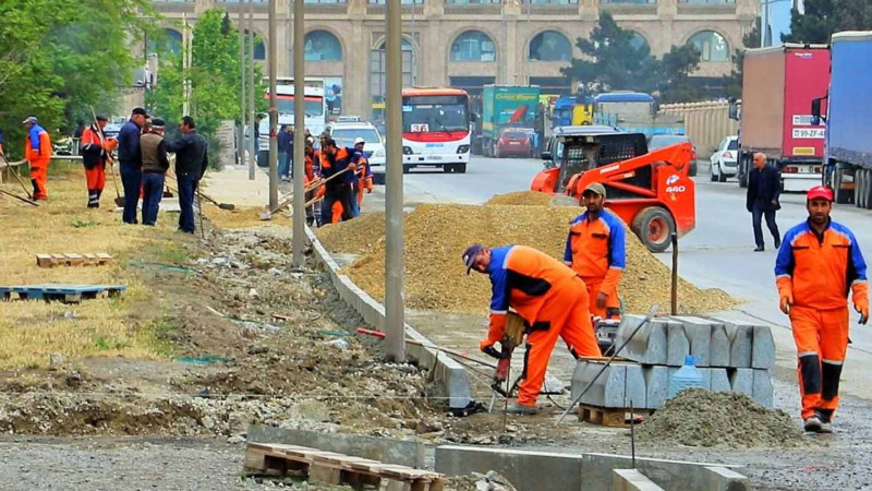 Nərimanov rayonunda növbəti küçə təmir olunur