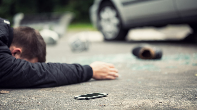 Nərimanov rayonunda 3 gənci avtomobil vurub