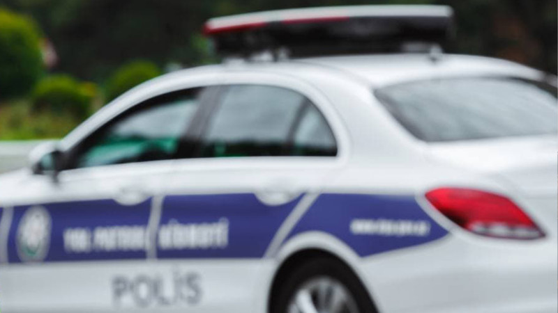 Xətai rayonunda dostlar PPX-nın avtomobilinə icazəsiz oturaraq qapıları bağlayıblar
