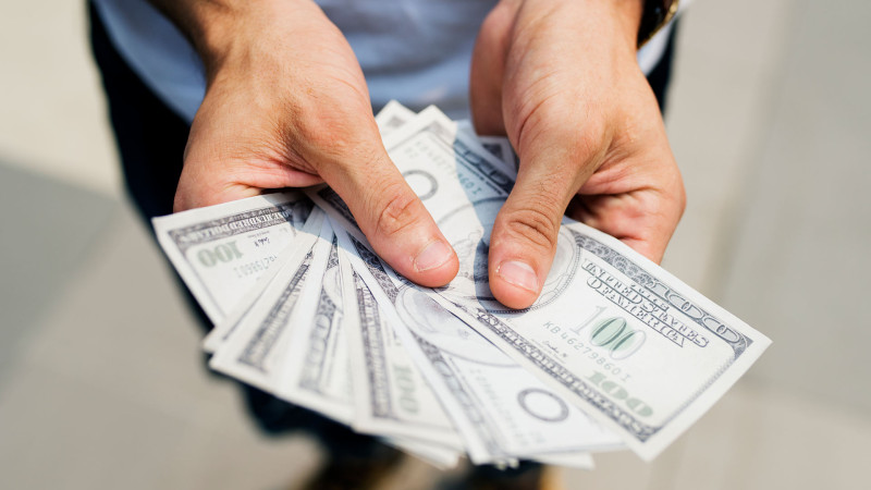 Xətai: M.Hadi küçəsində mənzildən 62 min dollar oğurlanıb