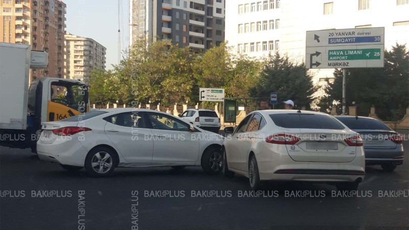 Yasamal: Qələbə dairəsinə avtoqəza baş verib