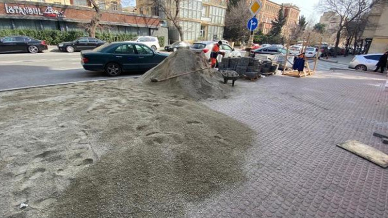 Nəsimi rayonunda səkilərdə tamet döşəməsi yenilənir