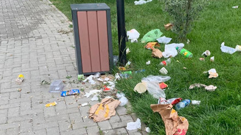 Gənclik parkında antisanitar şərait hökm sürür