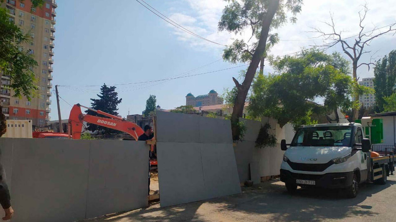 Yasamal rayonunda ağacların kütləvi şəkildə kəsildiyi bildirilir