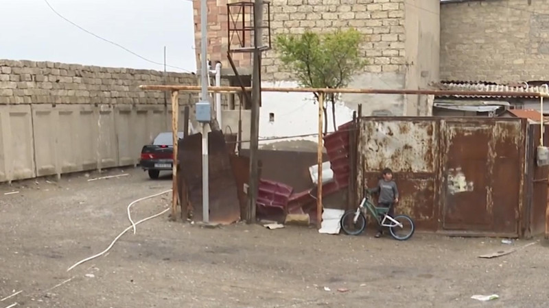 Xətai: Mirzə Davud küçəsində yayda qumdan, qışda palçıqdan hərəkət etmək olmur